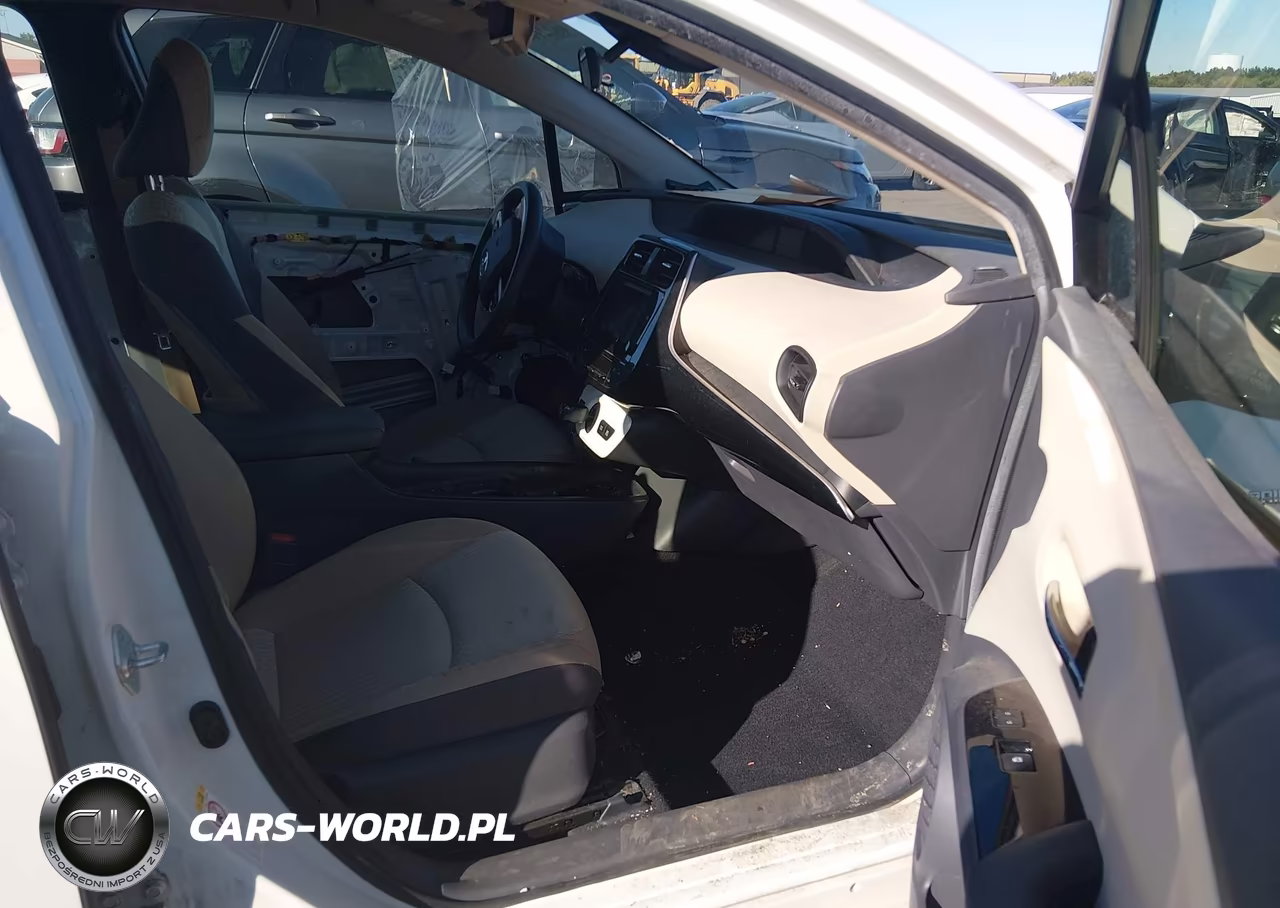 2018 Toyota Prius Two VIN:JTDKBRFU8J3076129 - 5