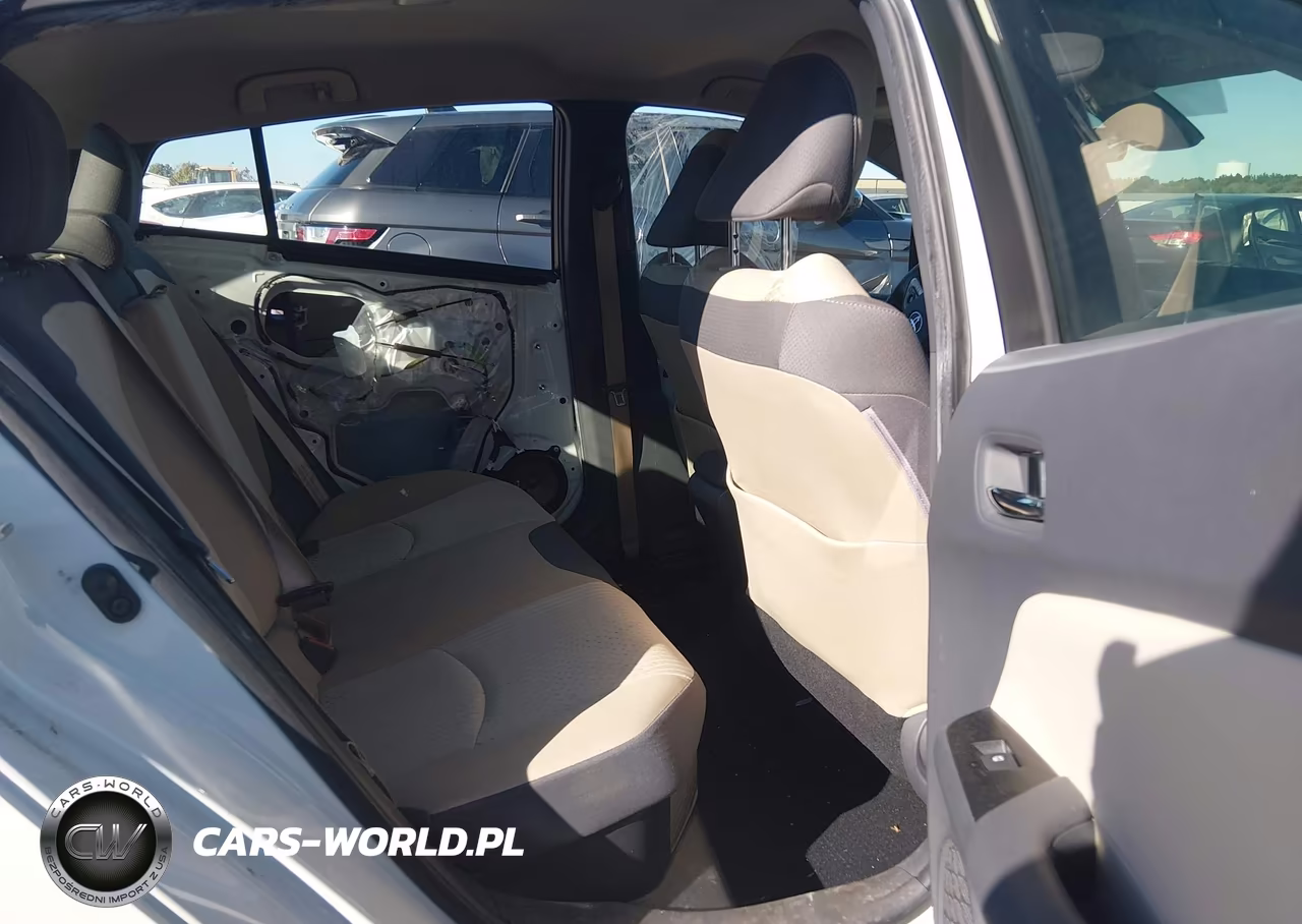 2018 Toyota Prius Two VIN:JTDKBRFU8J3076129 - 8