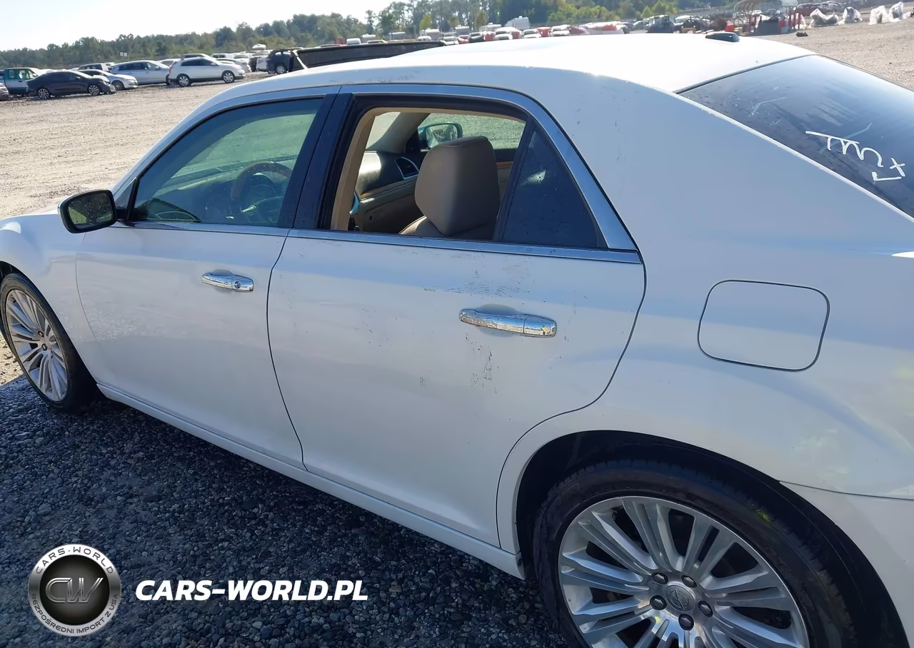 2013 Chrysler 300C VIN:2C3CCAET3DH517067 - 12