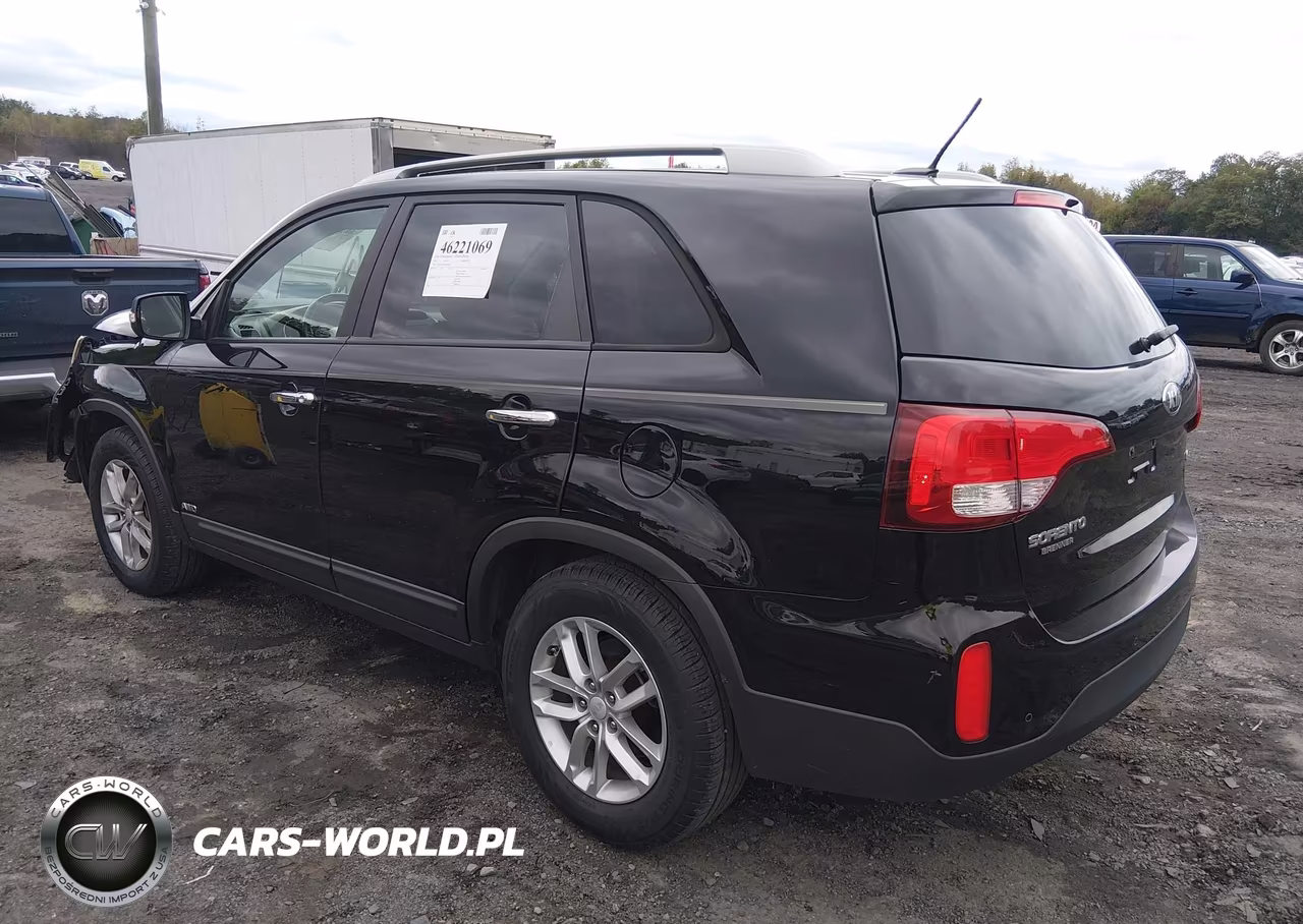 2015 Kia Sorento Lx VIN:5XYKTCA63FG655924 - 3