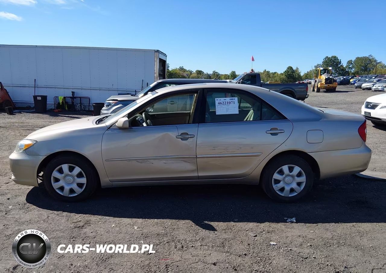 2002 Toyota Camry Le VIN:4T1BE32K12U618378 - 14