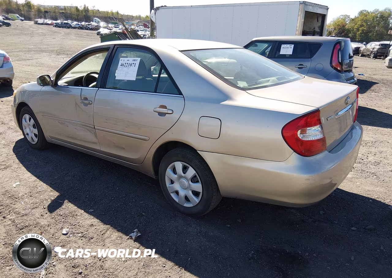 2002 Toyota Camry Le VIN:4T1BE32K12U618378 - 3