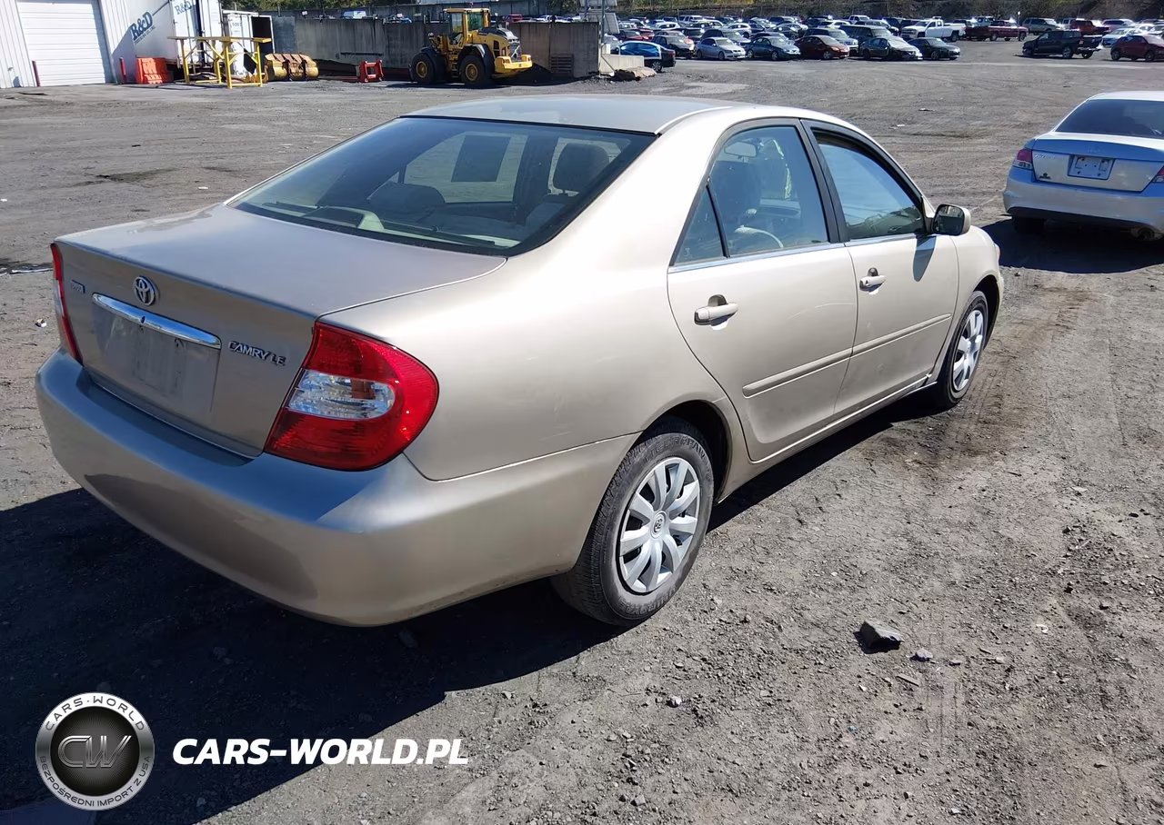 2002 Toyota Camry Le VIN:4T1BE32K12U618378 - 4
