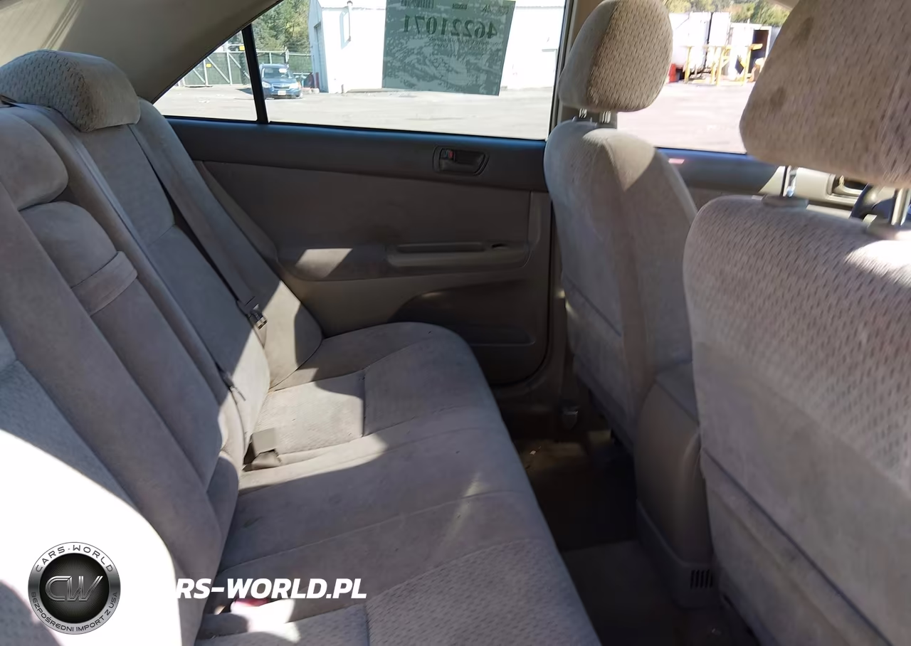 2002 Toyota Camry Le VIN:4T1BE32K12U618378 - 8