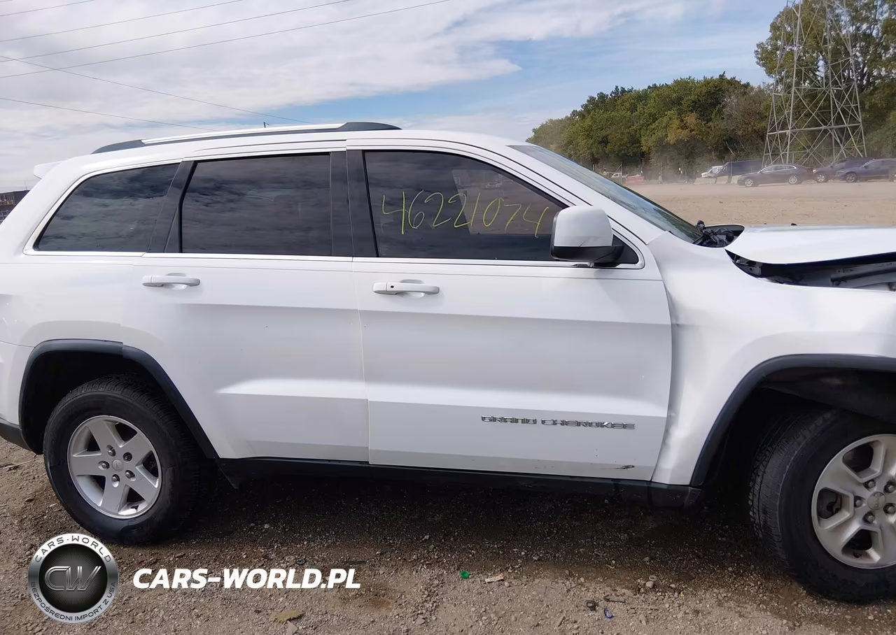2015 Jeep Grand Cherokee Laredo VIN:1C4RJFAG1FC845594 - 13