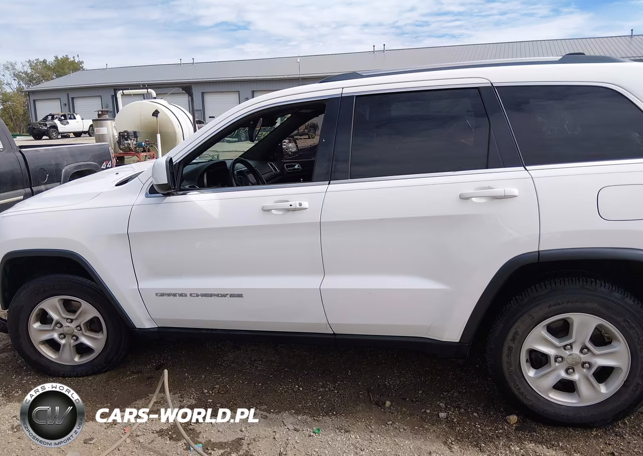 2015 Jeep Grand Cherokee Laredo VIN:1C4RJFAG1FC845594 - 14