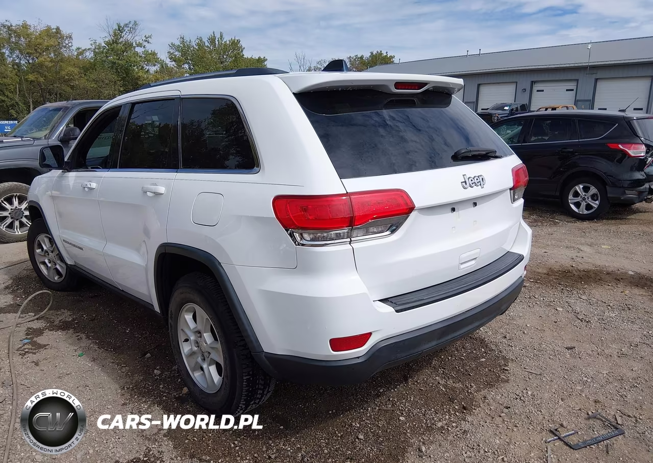 2015 Jeep Grand Cherokee Laredo VIN:1C4RJFAG1FC845594 - 3