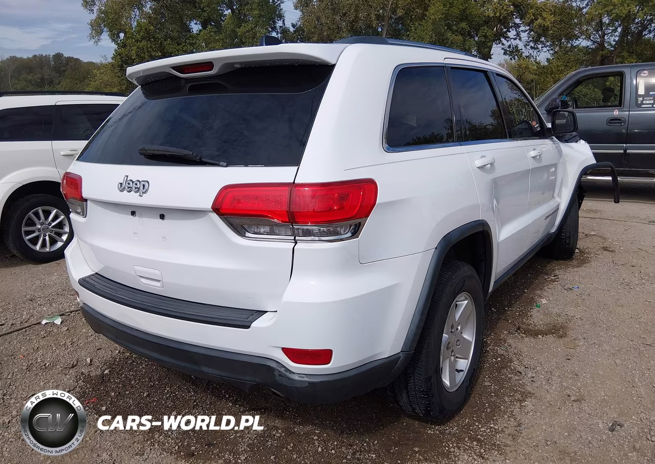 2015 Jeep Grand Cherokee Laredo VIN:1C4RJFAG1FC845594 - 4