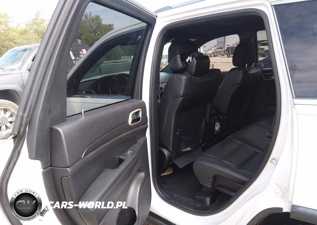 2015 Jeep Grand Cherokee Laredo VIN:1C4RJFAG1FC845594 - 8