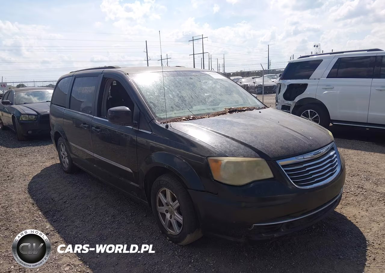 2011 Chrysler Town & Country Touring – zdjęcie 1 z 10