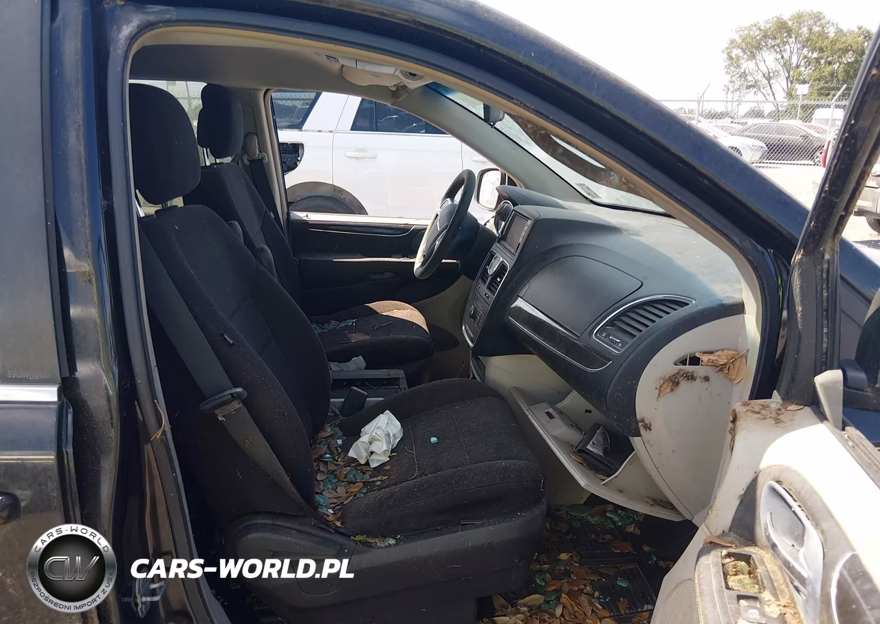 2011 Chrysler Town & Country Touring VIN:2A4RR5DG8BR681769 - 5