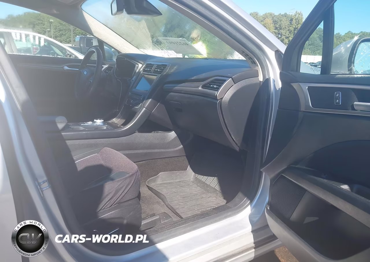 2018 Ford Fusion Hybrid Se VIN:3FA6P0LU5JR250068 - 5