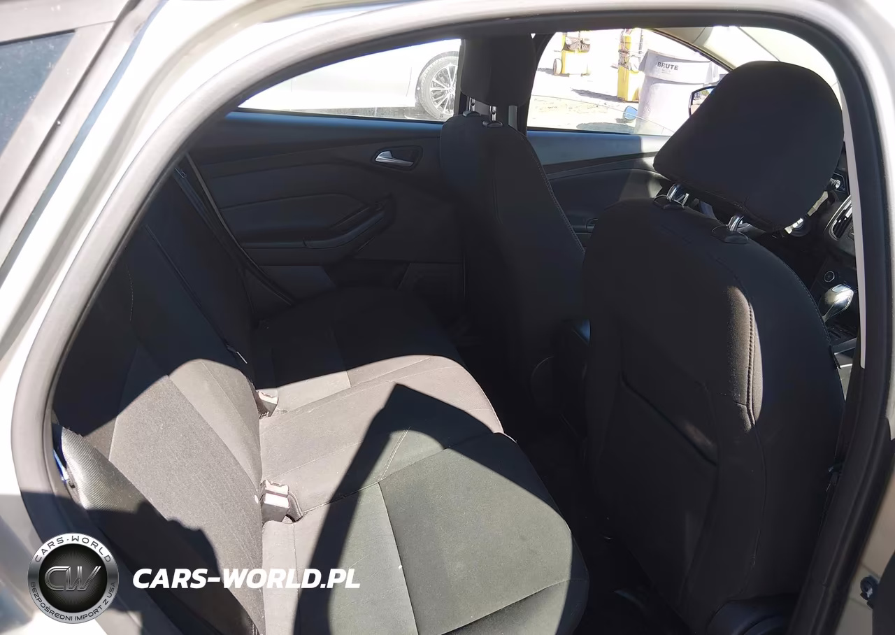 2016 Ford Focus Se VIN:1FADP3K24GL217174 - 8