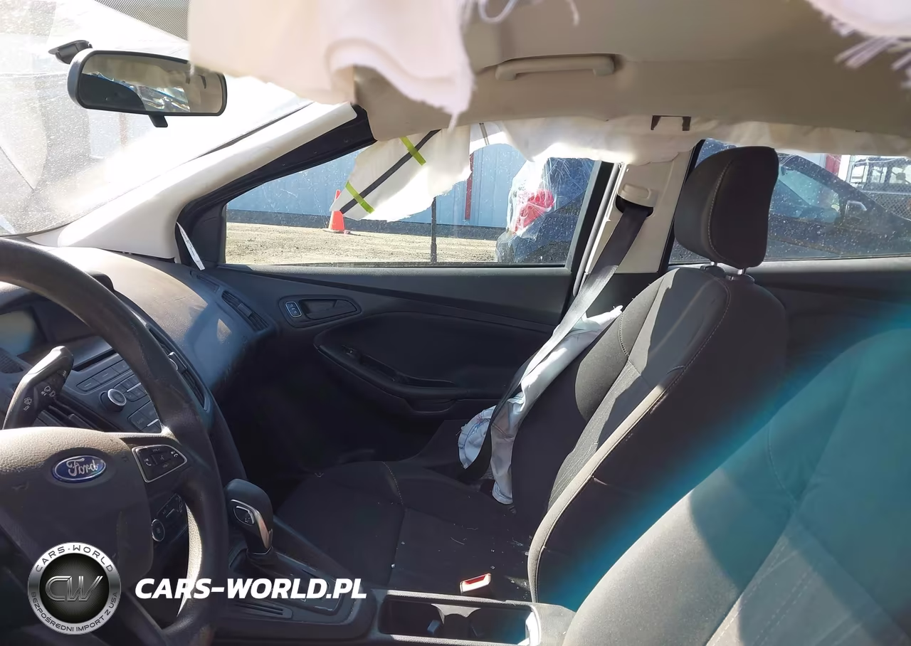 2017 Ford Focus S VIN:1FADP3E22HL295384 - 5