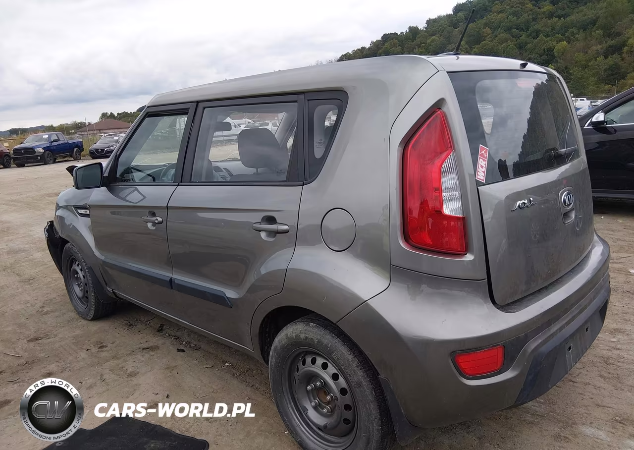 2013 Kia Soul VIN:KNDJT2A50D7577240 - 3