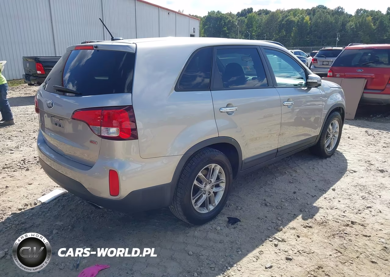 2014 Kia Sorento Lx VIN:5XYKT3A61EG457969 - 4