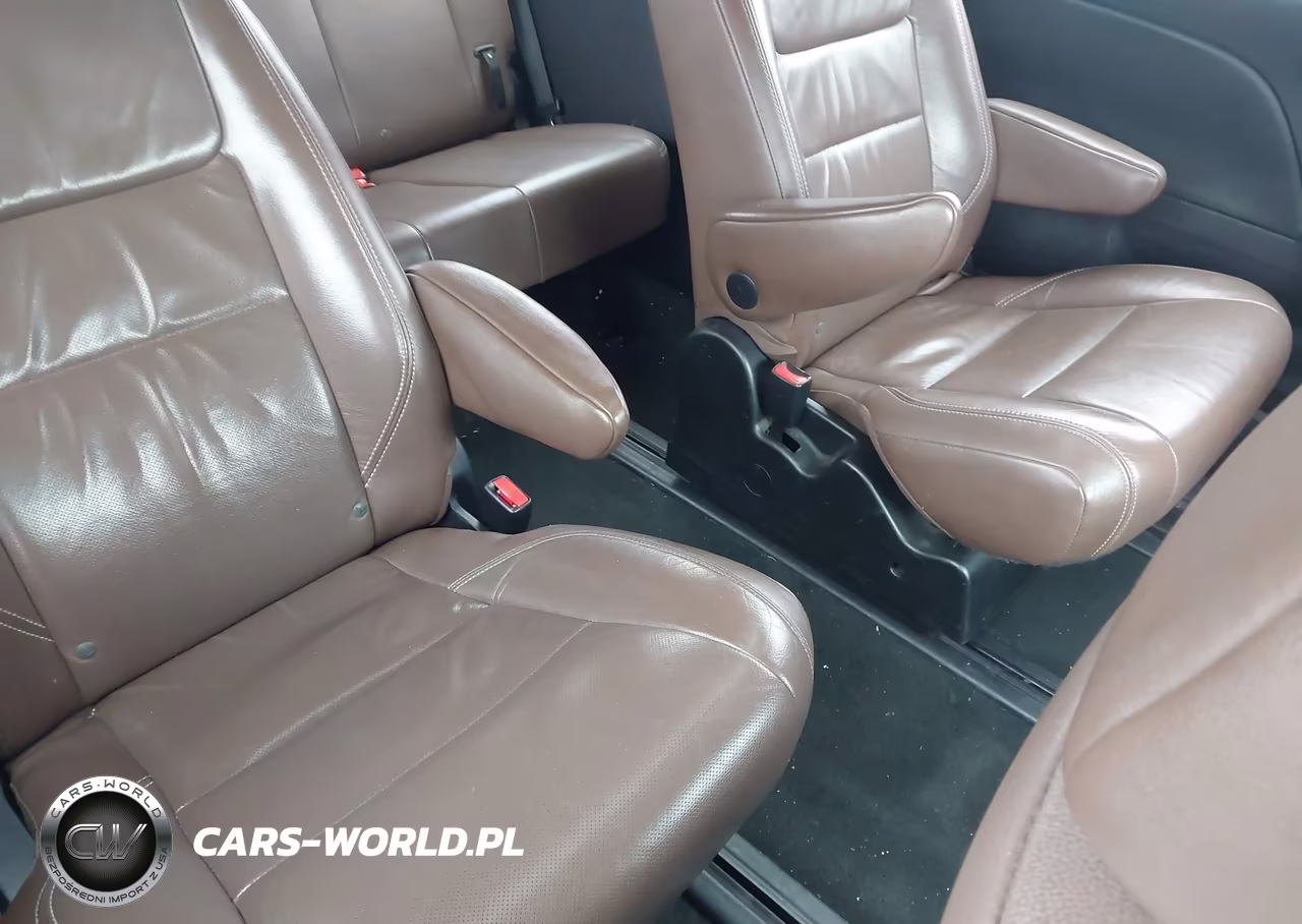 2017 Toyota Sienna Limited Premium 7 Passenger VIN:5TDDZ3DC8HS177286 - 8