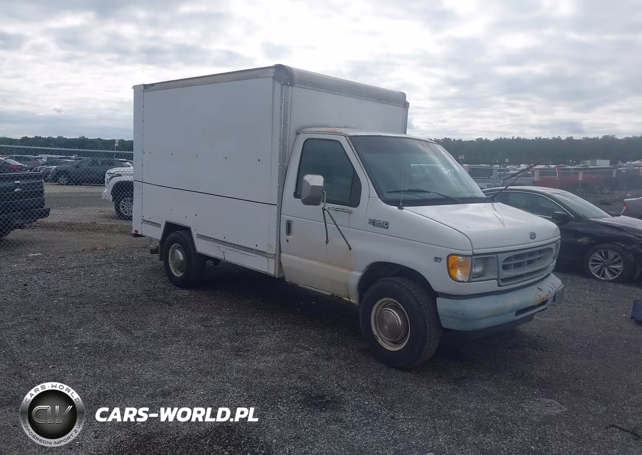 2002 Ford E-350 Cutaway Standard