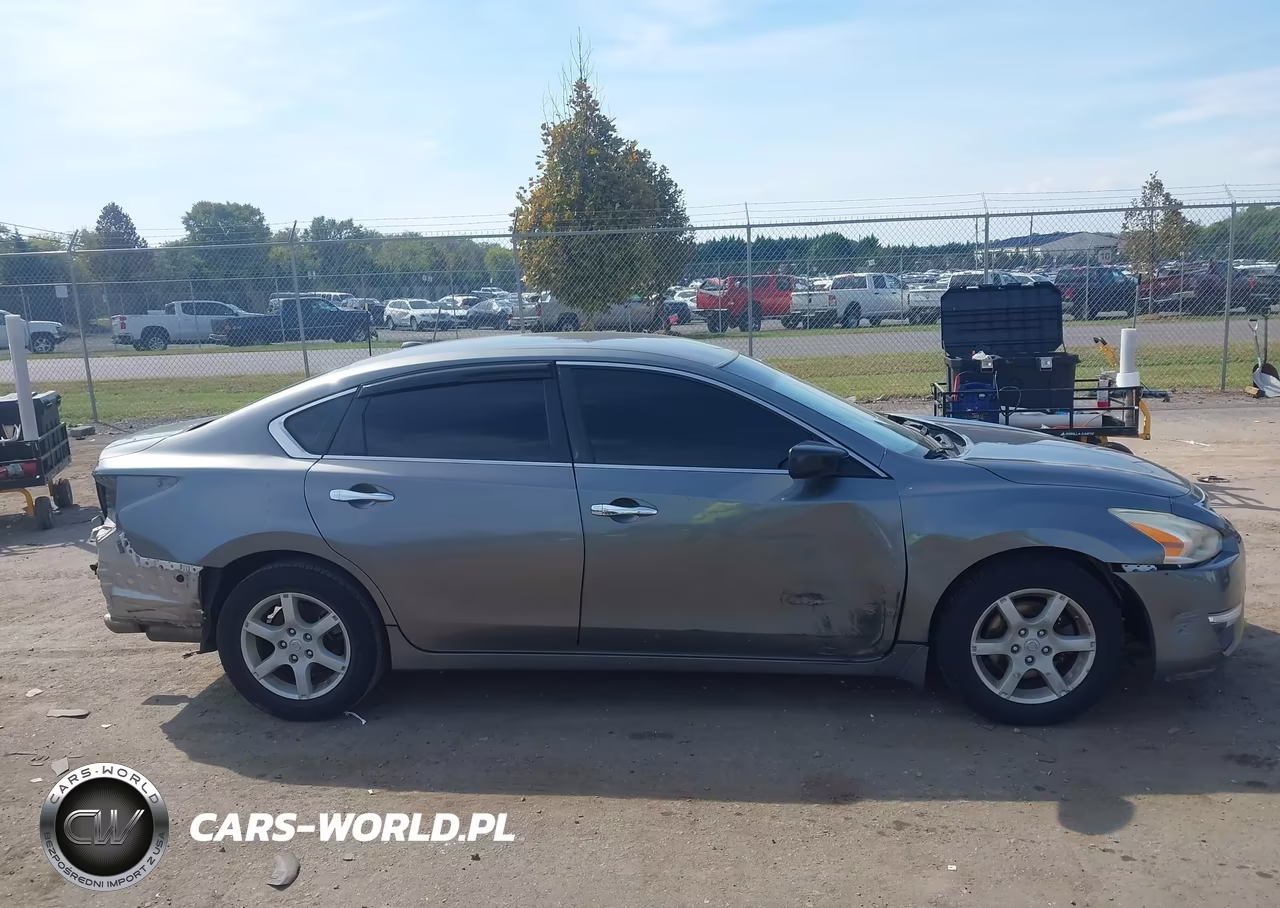 2015 Nissan Altima 2.5 S VIN:1N4AL3AP3FC208010 - 14