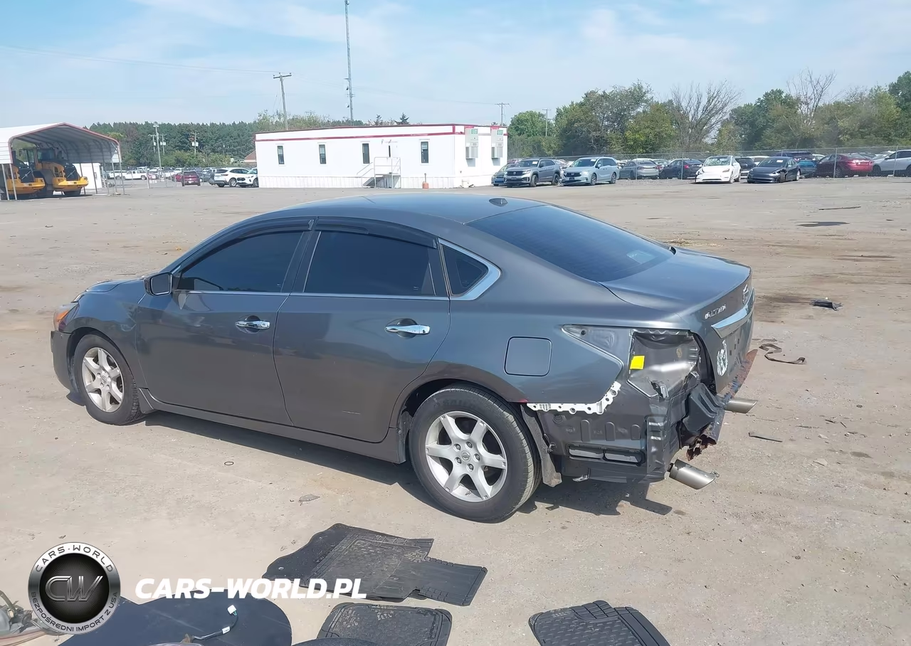 2015 Nissan Altima 2.5 S VIN:1N4AL3AP3FC208010 - 3
