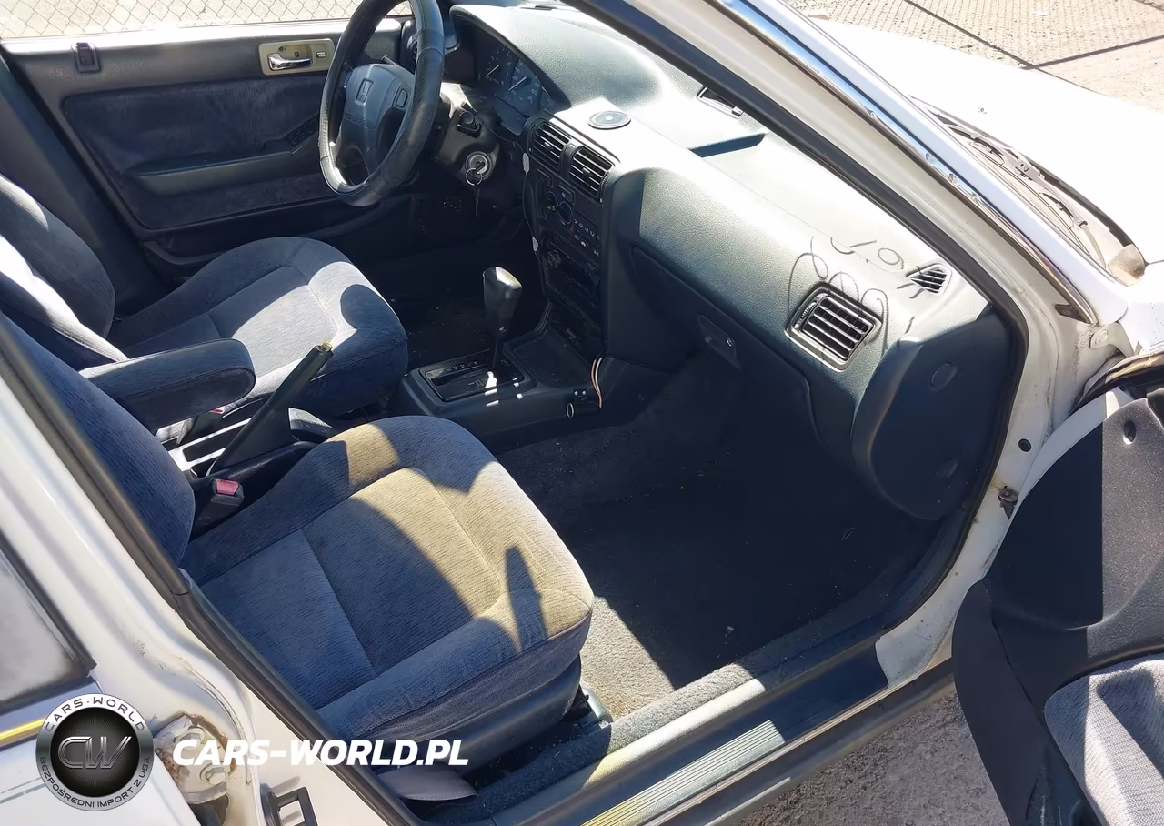 1993 Honda Accord Lx VIN:1HGCB7650PA090131 - 5