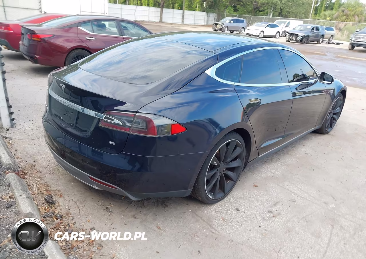 2014 Tesla Model S P85 VIN:5YJSA1H17EFP61268 - 4