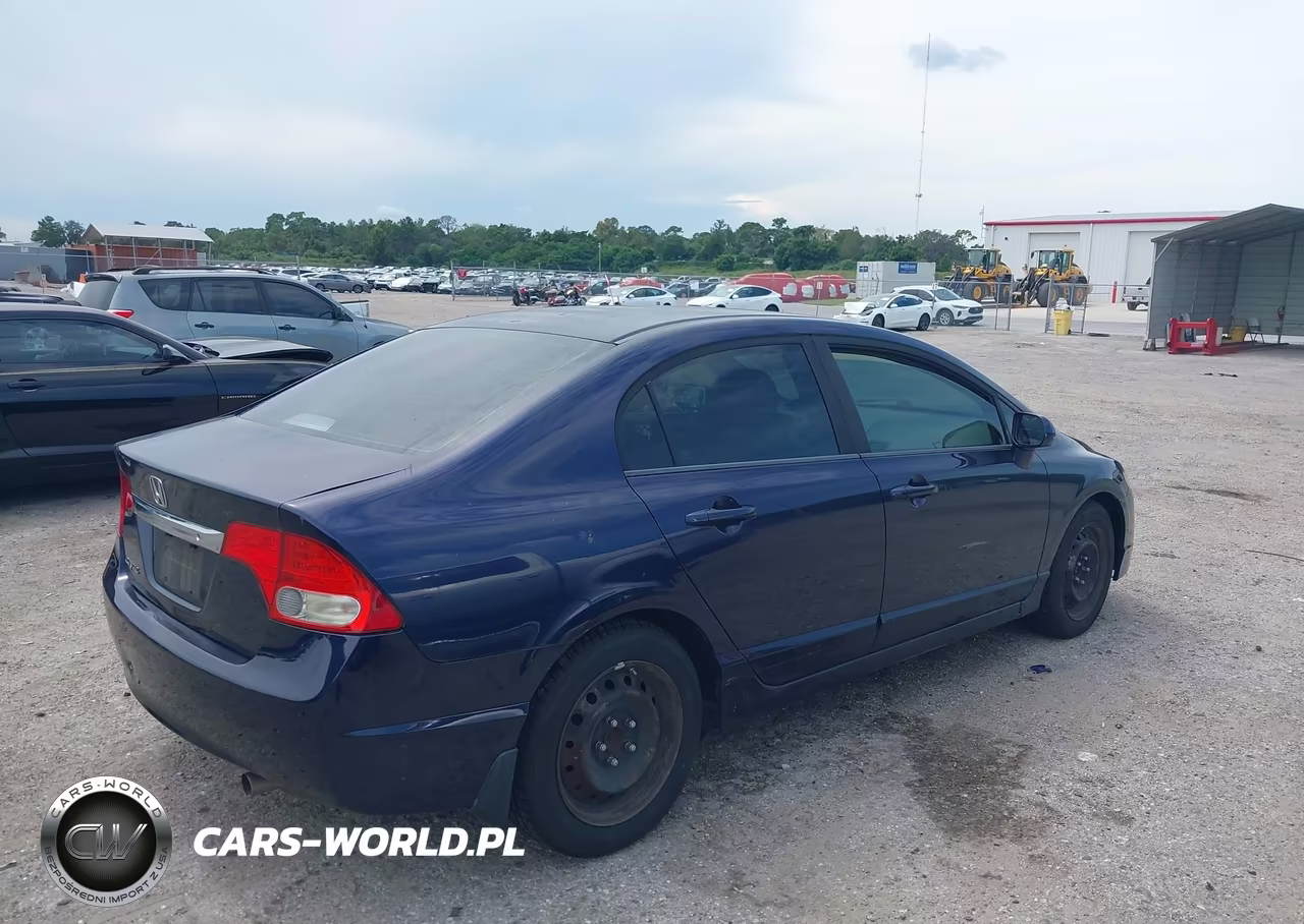 2010 Honda Civic Lx VIN:19XFA1F5XAE004565 - 4
