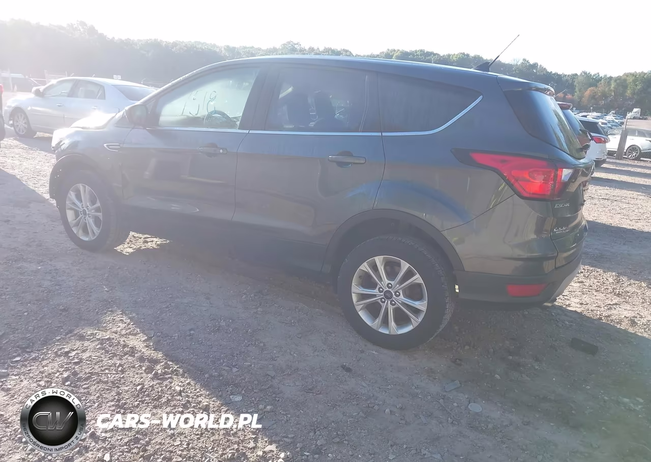2019 Ford Escape Se VIN:1FMCU9GD9KUC27001 - 3