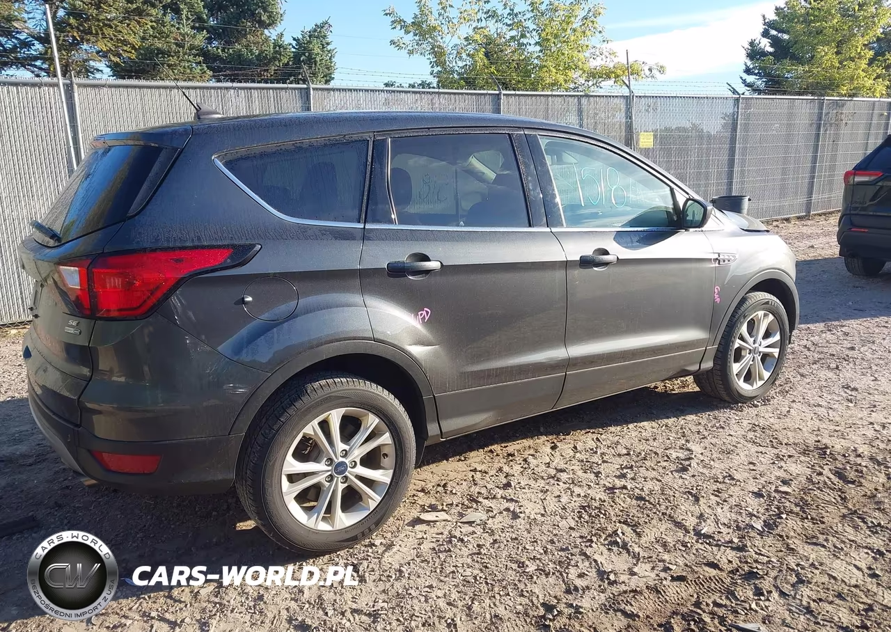 2019 Ford Escape Se VIN:1FMCU9GD9KUC27001 - 4