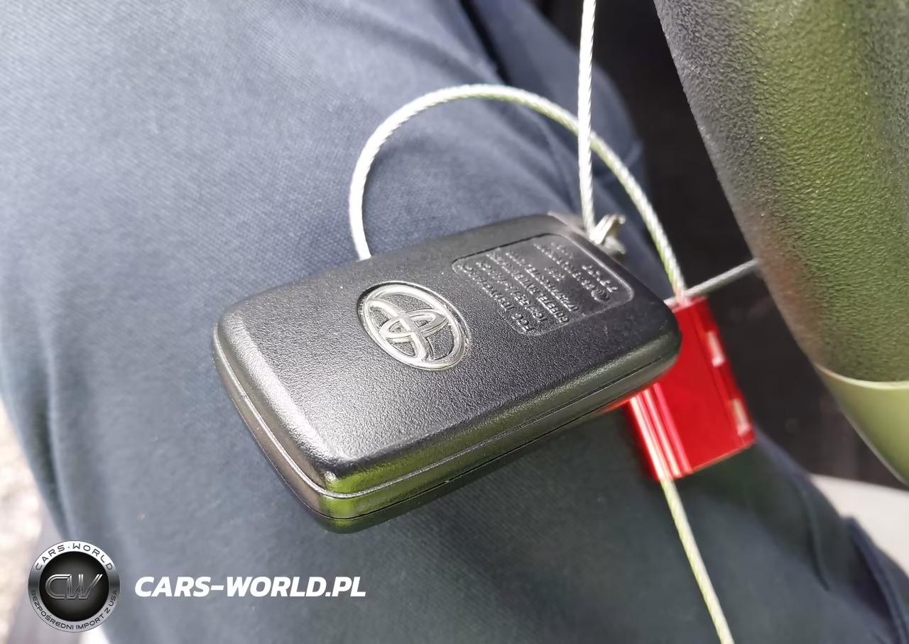 2015 Toyota Prius Two VIN:JTDKN3DU8F0406500 - 11