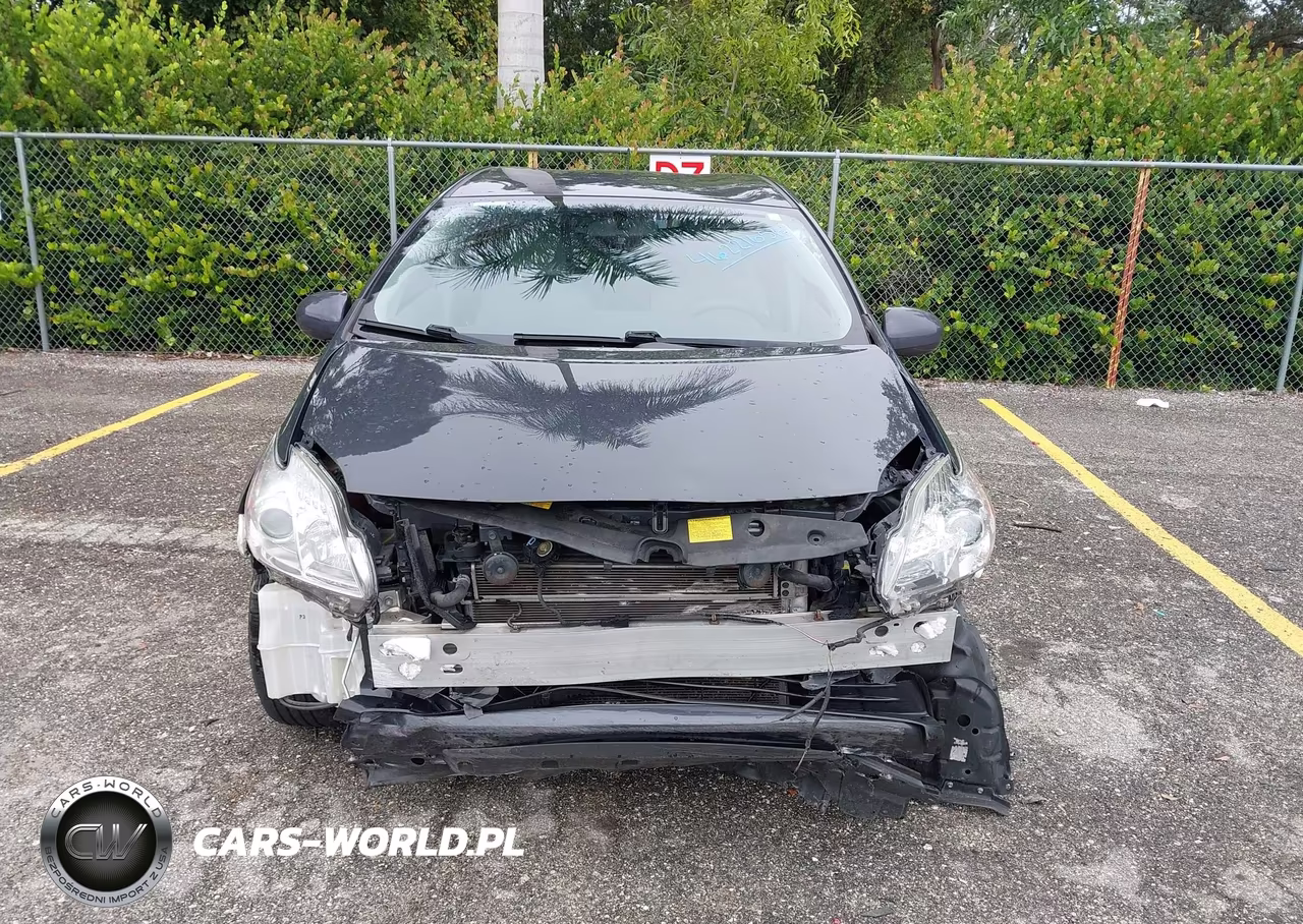 2015 Toyota Prius Two VIN:JTDKN3DU8F0406500 - 13