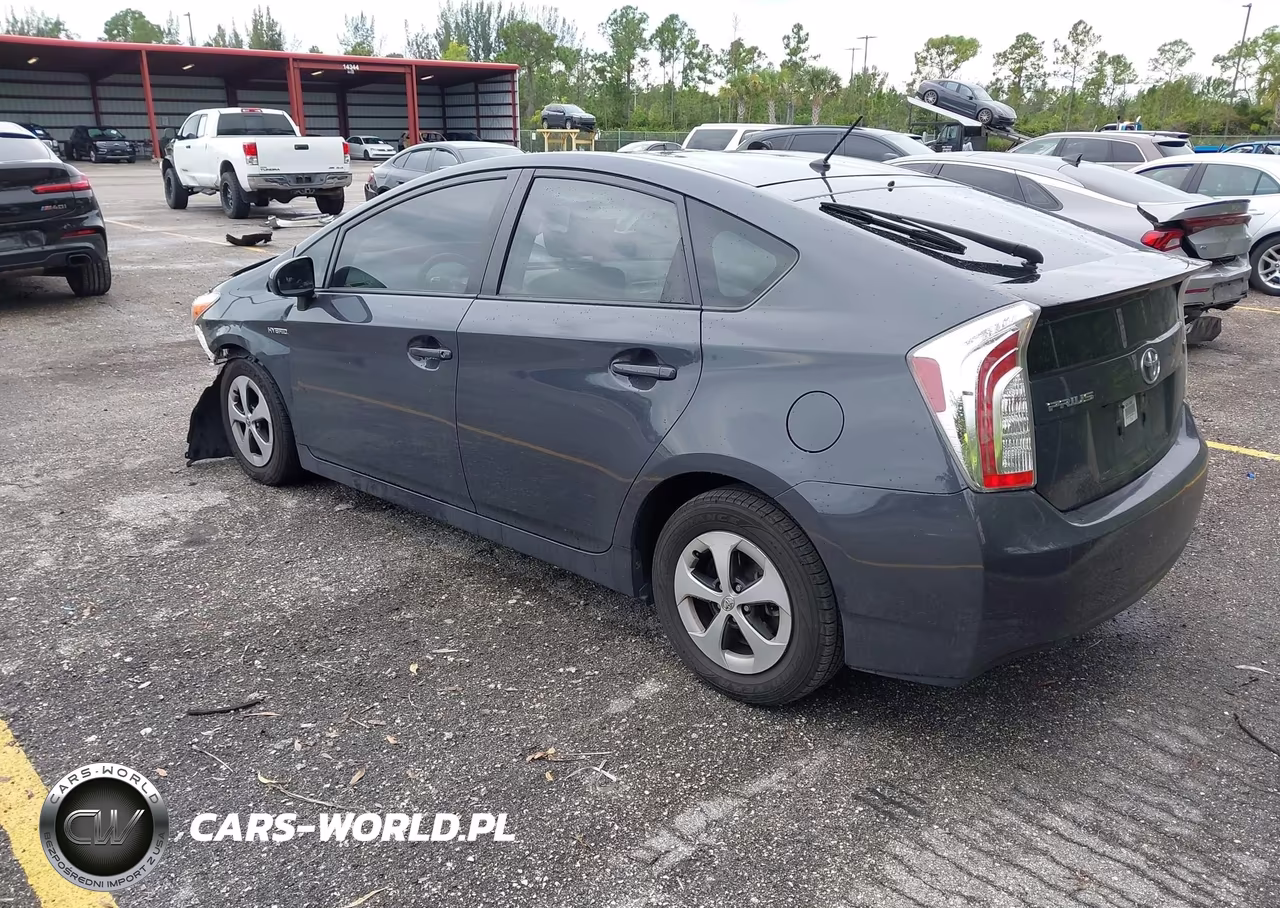 2015 Toyota Prius Two VIN:JTDKN3DU8F0406500 - 3