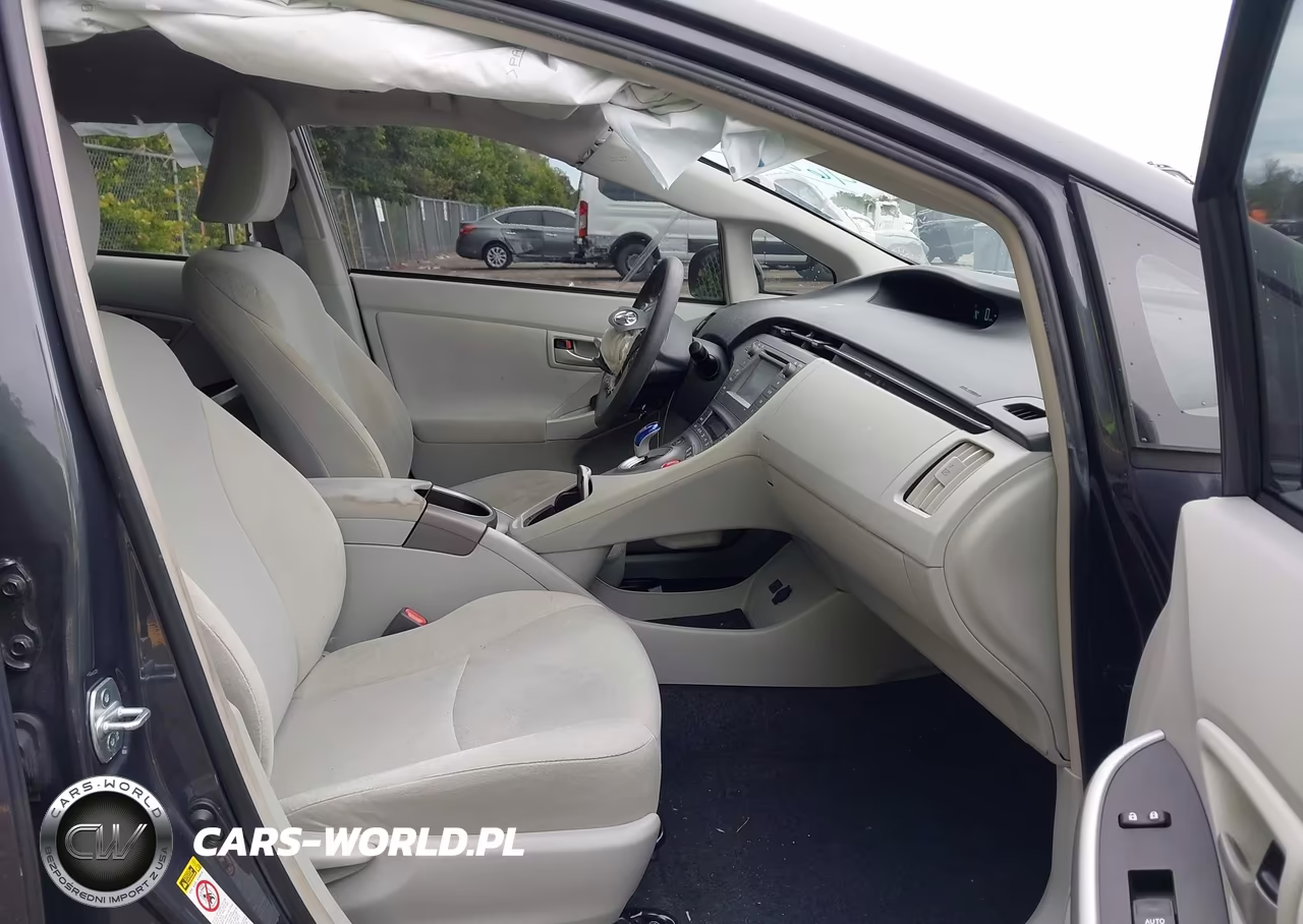 2015 Toyota Prius Two VIN:JTDKN3DU8F0406500 - 5