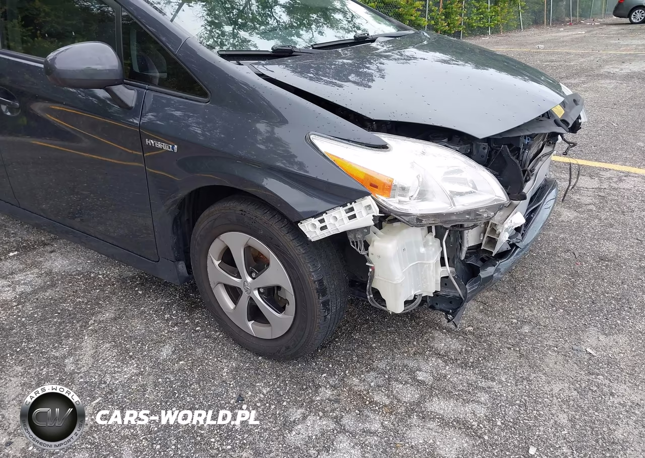 2015 Toyota Prius Two VIN:JTDKN3DU8F0406500 - 6