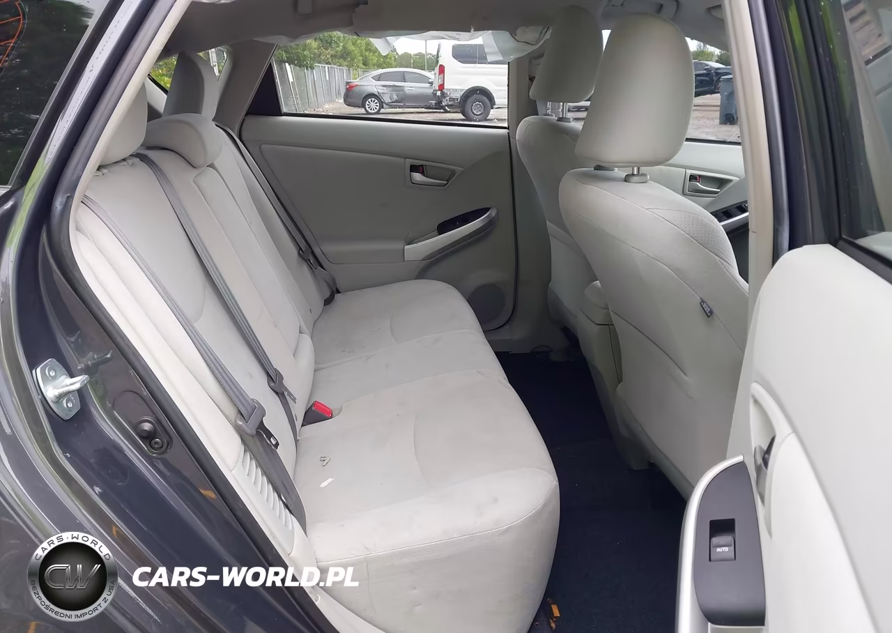 2015 Toyota Prius Two VIN:JTDKN3DU8F0406500 - 8