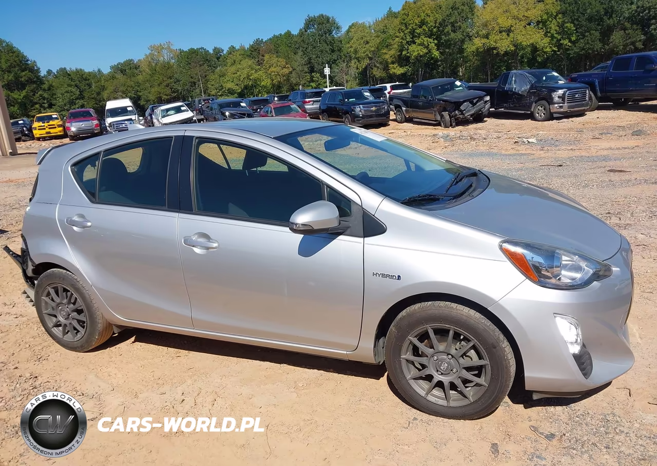 2016 Toyota Prius C Two VIN:JTDKDTB30G1139992 - 13