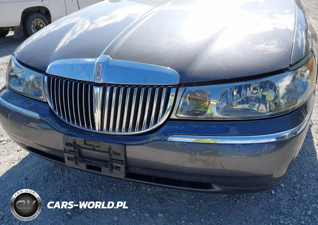 1999 Lincoln Town Car Executive VIN:1LNHM81W6XY667946 - 16