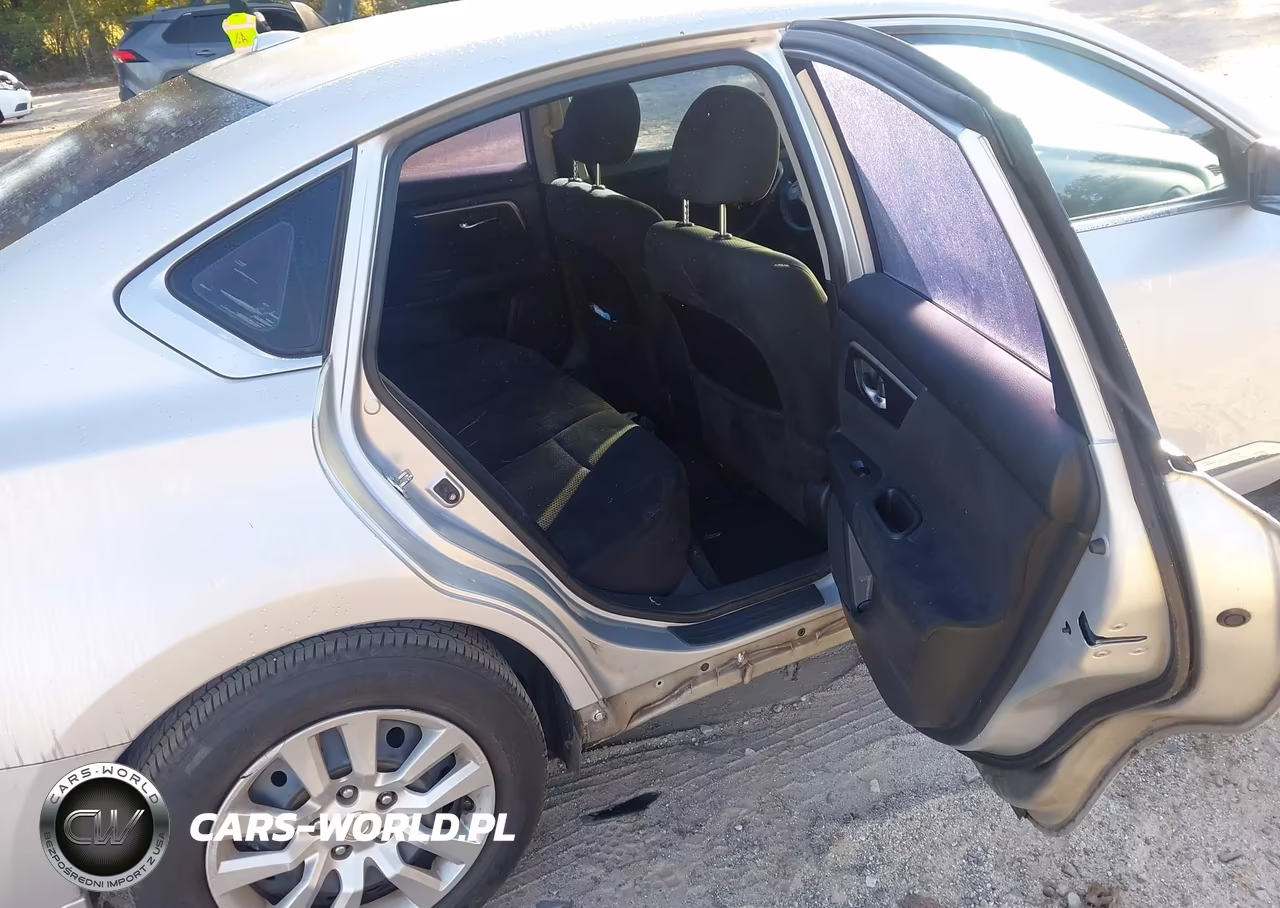 2015 Nissan Altima 2.5 S VIN:1N4AL3APXFN307329 - 8