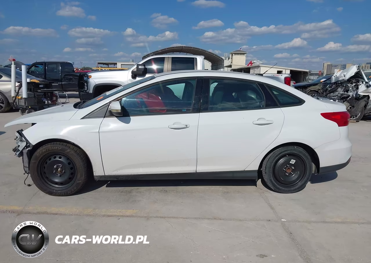 2017 Ford Focus Se VIN:1FADP3F23HL217338 - 14
