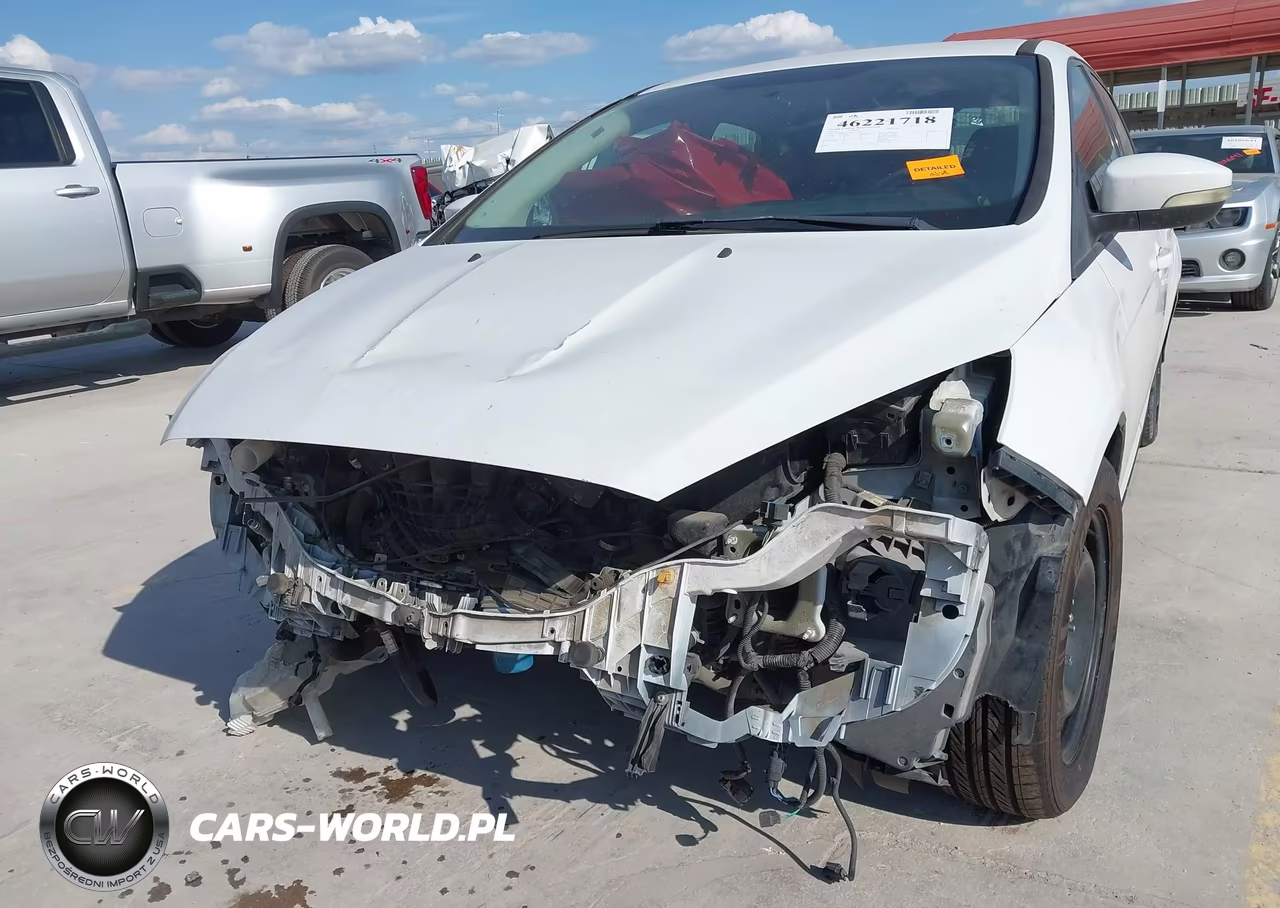 2017 Ford Focus Se VIN:1FADP3F23HL217338 - 6