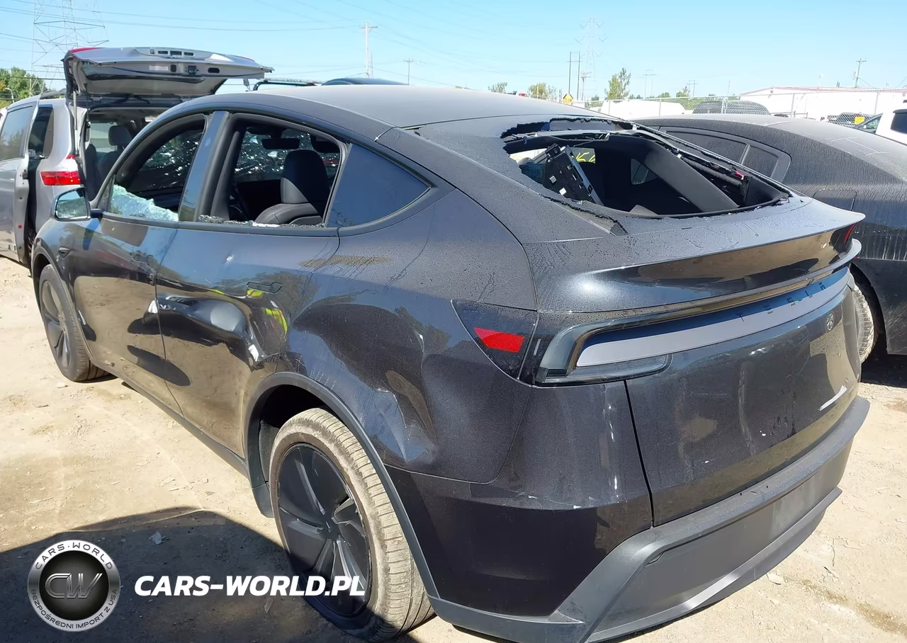 2026 Tesla Modelo Y Premium Rear-Wheel Drive-Rear-Wheel Drive VIN:7SAYGDED0TF616792 - 3