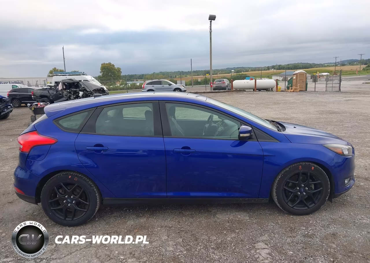 2015 Ford Focus Se VIN:1FADP3K23FL279471 - 13