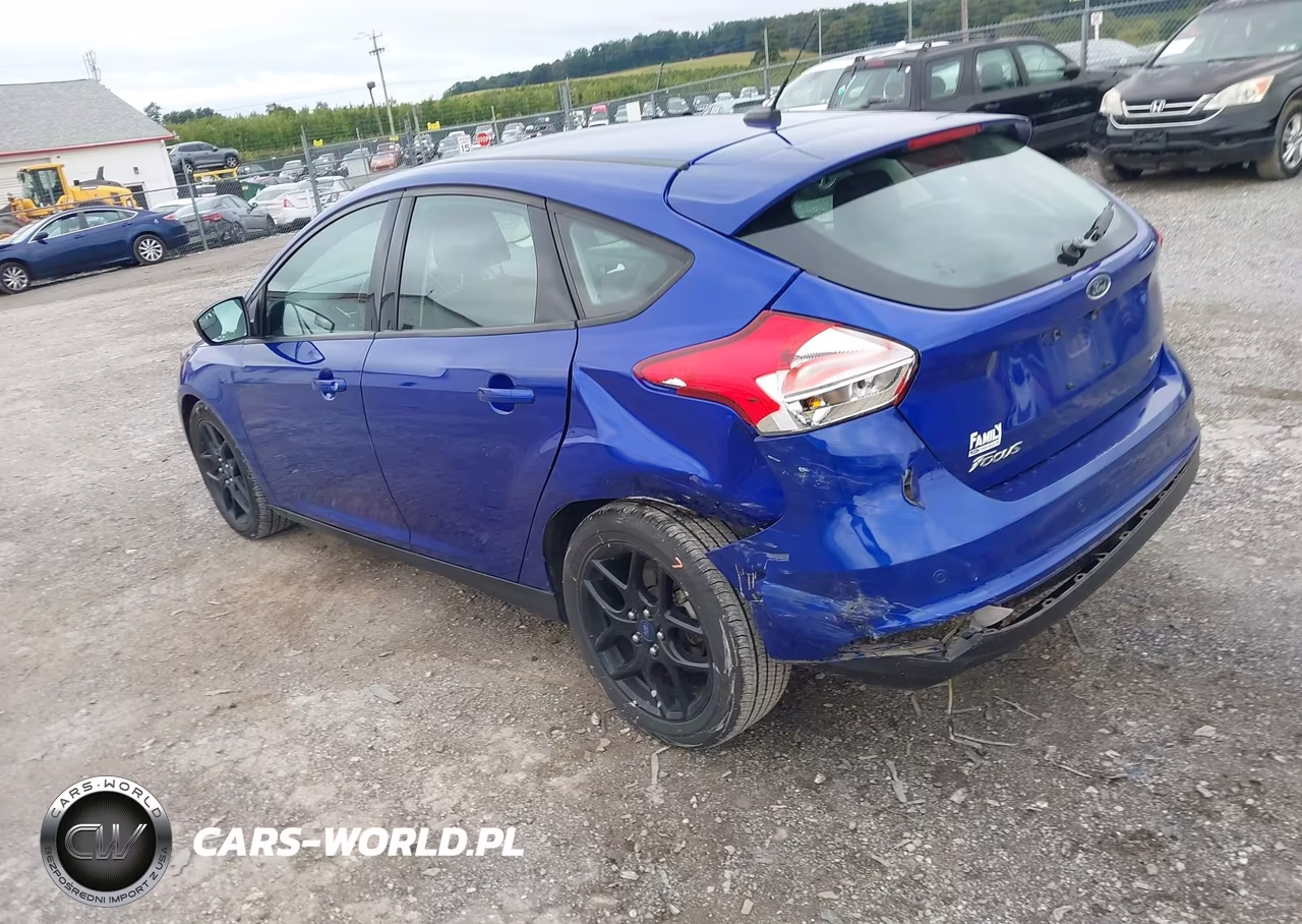 2015 Ford Focus Se VIN:1FADP3K23FL279471 - 3