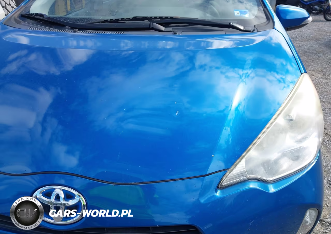 2012 Toyota Prius C Two VIN:JTDKDTB32C1509057 - 17