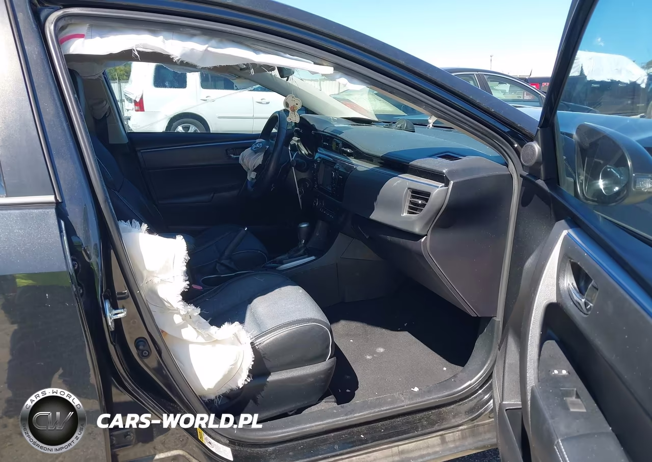 2015 Toyota Corolla S Plus VIN:5YFBURHE8FP256449 - 5