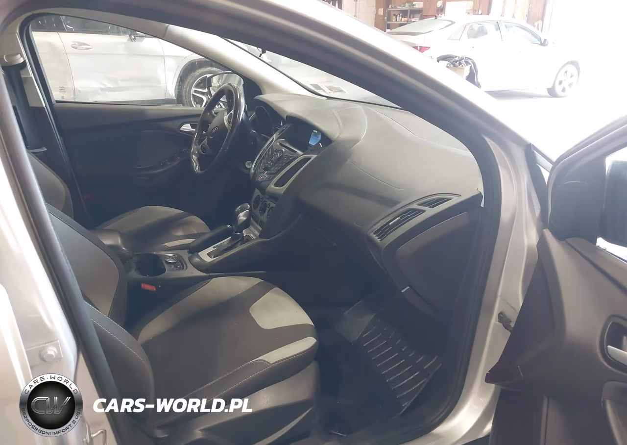 2014 Ford Focus Se VIN:1FADP3F23EL319783 - 5