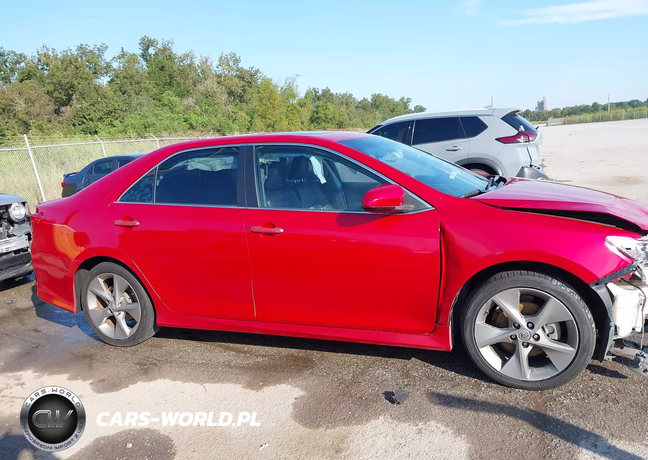 2014 Toyota Camry Se Sport VIN:4T1BF1FK8EU807089 - 14