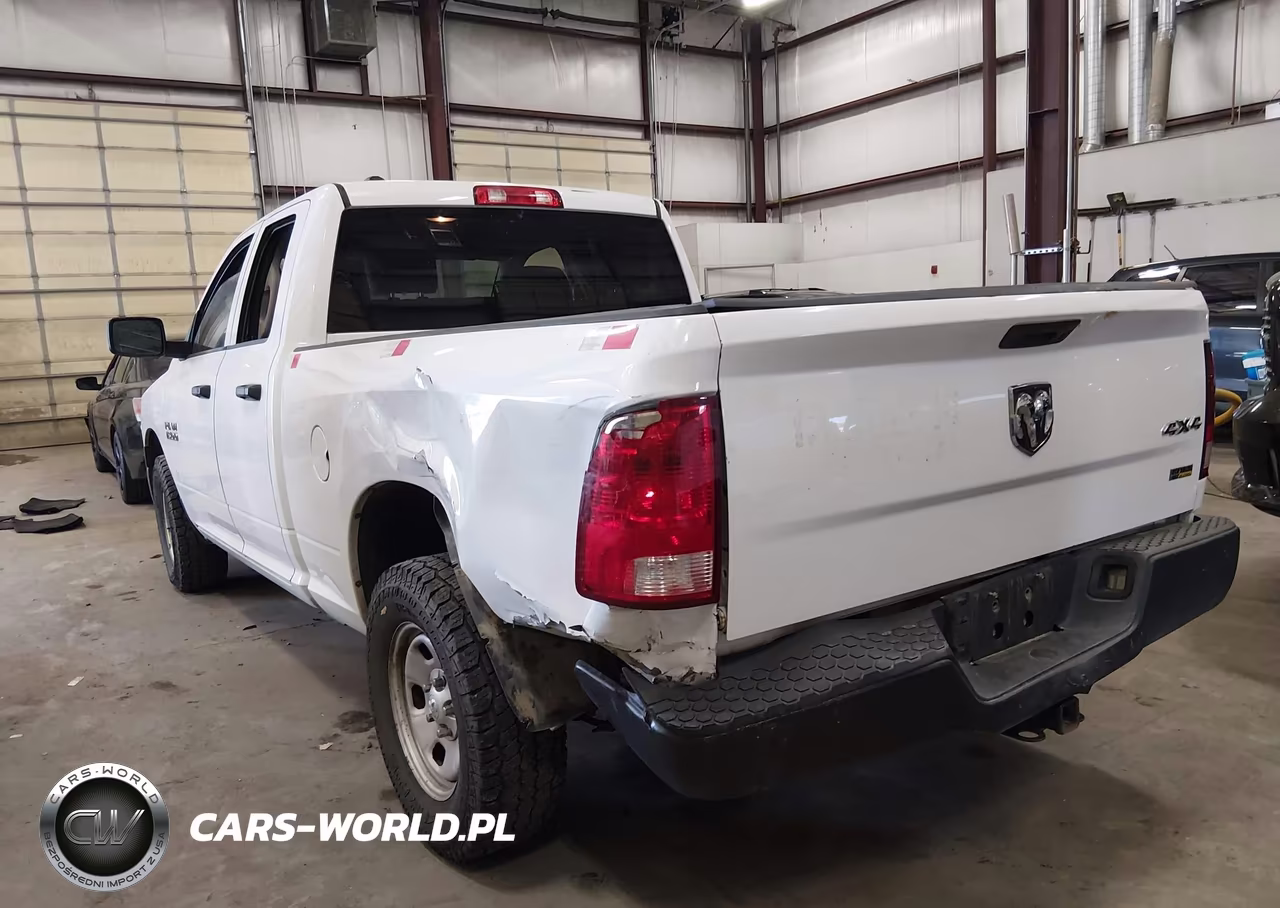 2015 Ram 1500 Tradesman VIN:1C6RR7FG3FS780235 - 3