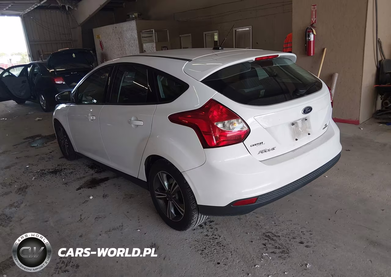 2014 Ford Focus Se VIN:1FADP3K26EL447716 - 3