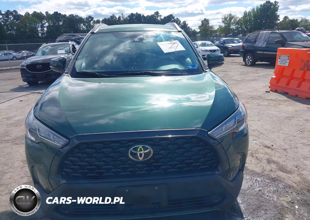 2022 Toyota Corolla Cross Le VIN:7MUCAABG5NV034925 - 12